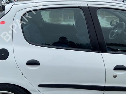Used Rear right door window PEUGEOT 206 Hatchback (2A/C) 1.9 D (69 hp) 27105988