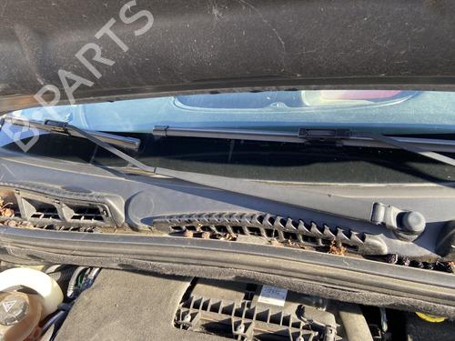 Used Front windshield wiper arm CITROËN C3 Picasso (SH_) 1.6 BlueHDi 100 (99 hp) 30302101