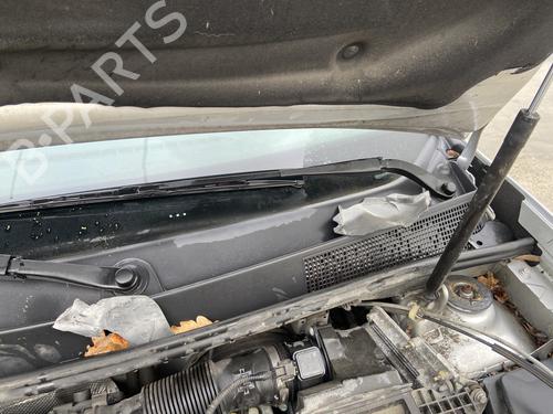 Used Front windshield wiper arm DACIA SANDERO II 1.5 dCi (90 hp) 32363746