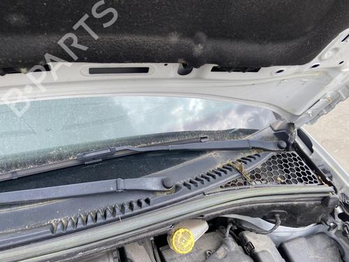 Used Front windshield wiper arm CITROËN DS3 (SA_) 1.6 VTi 120 (120 hp) 27107447