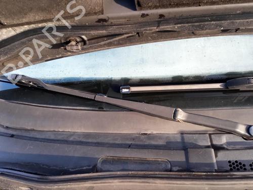 Used Front windshield wiper arm VW POLO III (6N1) 64 1.9 D (64 hp) 27100064