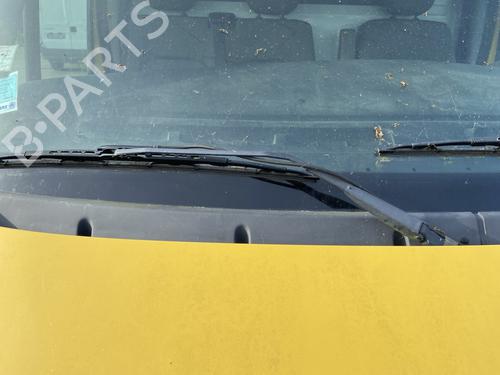 Used Front windshield wiper arm RENAULT MASTER II Van (FD) 2.5 dCi (FD02) (101 hp) 31672324