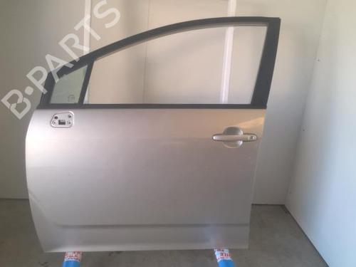 Used Left front door TOYOTA COROLLA Verso (ZER_, ZZE12_, R1_) 2.0 D-4D (CUR10_, CUR10R) (116 hp) 27118130