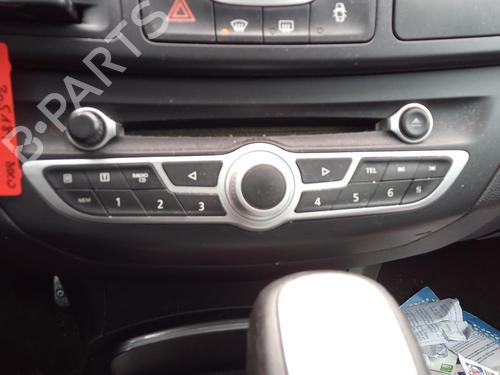 Used Radio RENAULT LAGUNA III Grandtour (KT0/1) 2.0 dCi (KT07, KT0J, KT14, KT1A, KT1S) (131 hp) 27148952