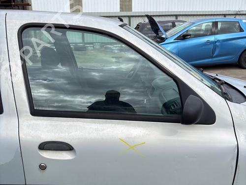 Used Front right door window Front right door window 39036005 39036005