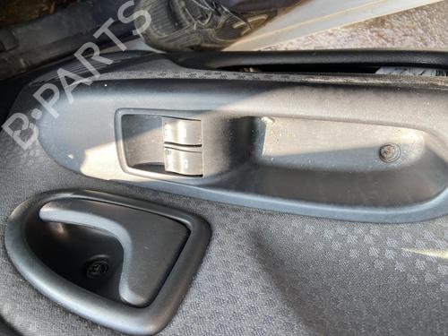 Used Left front window switch RENAULT CLIO II (BB_, CB_) 1.5 dCi (B/C2J) (68 hp) 27112867