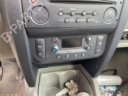 Silniczek dmuchawy nagrzewnicy RENAULT CLIO II (BB_, CB_) 1.4 16V (B/CB0P, BB13) 7701051271