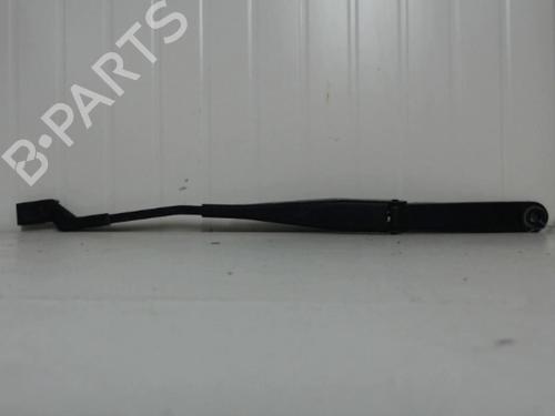 Used Front windshield wiper arm FORD FIESTA VI (CB1, CCN) 1.4 TDCi (70 hp) 27116387