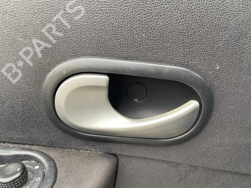 Used Front left interior door handle RENAULT CLIO III (BR0/1, CR0/1) 1.5 dCi (BR17, CR17) (86 hp) 30319892