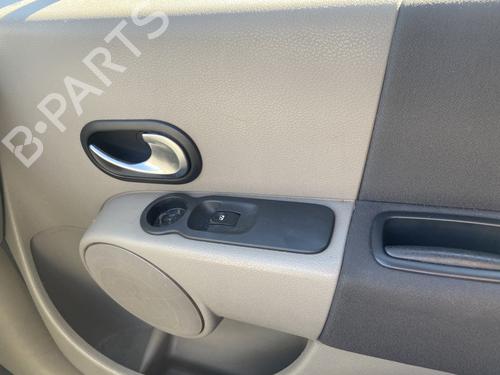 Türgriff vorne rechts innen für RENAULT MODUS / GRAND MODUS (F/JP0_) 1.5 dCi (FP0D, JP0D) (82 hp) 28963248