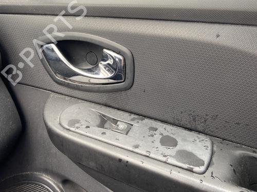 Used Right front window switch RENAULT CLIO IV Grandtour (KH_) 1.5 dCi 90 (KHN3, KHN4) (90 hp) 29200591