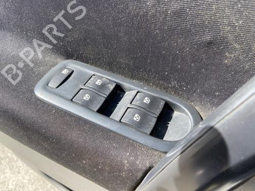Used Left front window switch RENAULT SCÉNIC II (JM0/1_) 1.5 dCi (JM02, JM13) (101 hp) 28522337