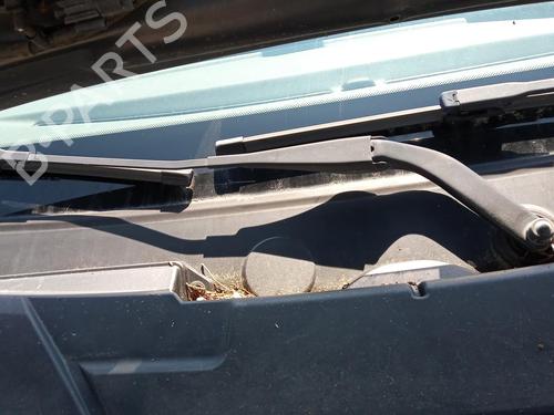 Used Front windshield wiper arm BMW 1 (E87) 118 d (122 hp) 27138037