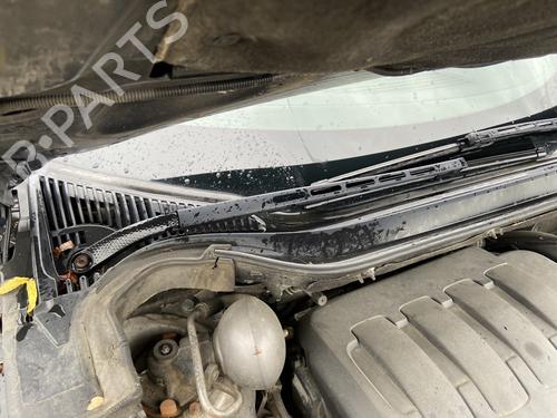 Used Front windshield wiper arm CITROËN C5 III Break (RW_) 2.0 HDi (136 hp) 31811435