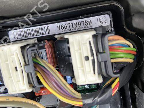 Used Fuse box Fuse box CITROËN C3 II (SC_) 1.4 HDi 70 (SC8HZC, SC8HR0, SC8HP4) (68 hp) 32209601 32209601