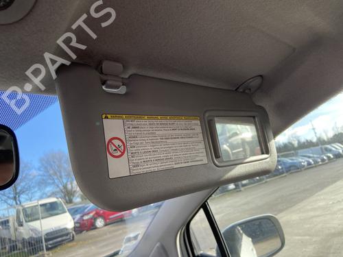 Højre solskærm TOYOTA YARIS (_P9_) 1.4 D-4D (NLP90_, NLP90R) (90 hp) 31953427