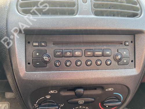 Used Radio PEUGEOT 206 Hatchback (2A/C) 1.4 i (75 hp) 27114393