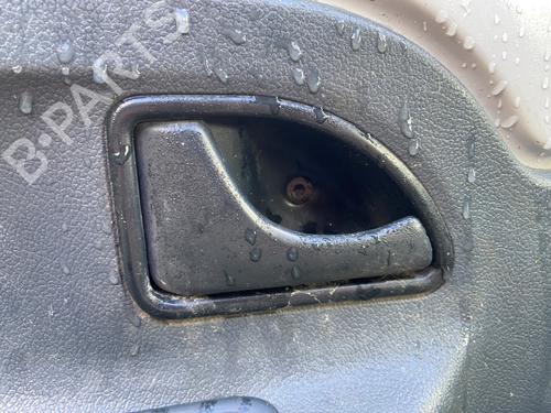 Venstre foran invendig håndtak RENAULT KANGOO (KC0/1_) D 65 1.9 (KC0E, KC02, KC0J, KC0N) (64 hp) 30084949