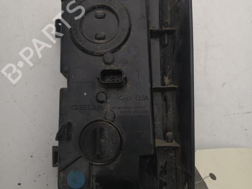 rear-fog-light-renault-trafic-iii-van-fg_-2014-27218288 main image