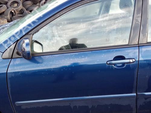 Lève-vitre avant gauche TOYOTA COROLLA (_E12_) 2.0 D-4D (CDE120R, CDE120L_) (116 hp) 27144577