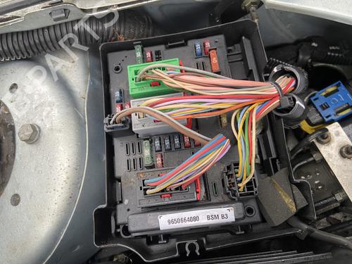 Sikringsdåse PEUGEOT 206 Hatchback (2A/C) 1.4 i (75 hp) 31334093