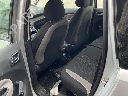 Used Rubber door seal Rubber door seal CITROËN C3 Picasso (SH_) 1.6 HDi (90 hp) 33016154 33016154