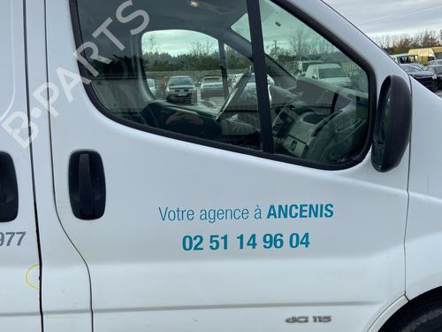 Used Right front door RENAULT TRAFIC II Bus (JL) 2.0 dCi 90 (JL00, JL01, JL0H, JL0M, JL0P, JL0S) (90 hp) 30818710