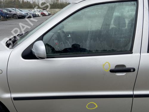 Venstre fortil udvendigt håndtag VW POLO (6N2) 1.4 (60 hp) 30900943
