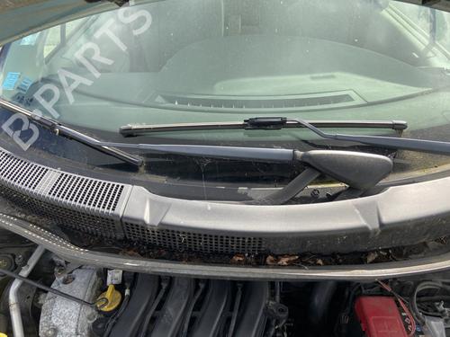 Used Front windshield wiper arm RENAULT SCÉNIC II (JM0/1_) 1.6 16V (JM1R) (112 hp) 28730953