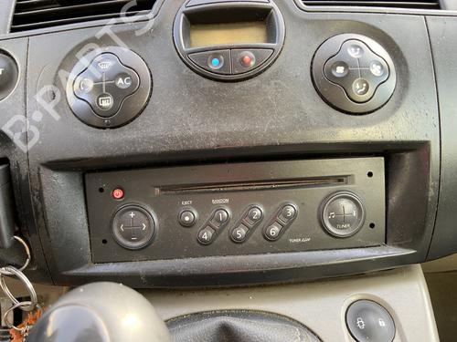 Radio RENAULT SCÉNIC II (JM0/1_) 1.9 dCi (JM0G, JM12, JM1G, JM2C) (120 hp) 31757215