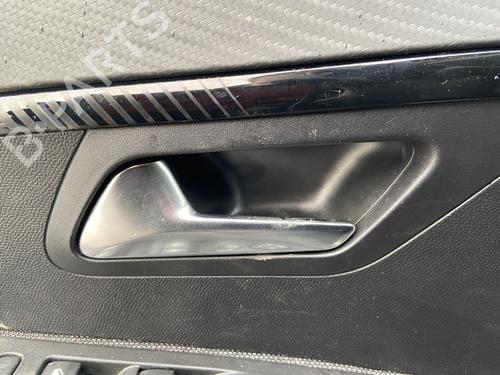 Poignée intérieure avant gauche PEUGEOT 208 II (UB_, UP_, UW_, UJ_) 1.5 BlueHDI 100 (102 hp) 32164719