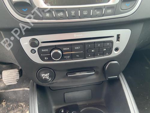 Used Radio Radio RENAULT MEGANE III Grandtour (KZ0/1) 1.5 dCi (KZ09, KZ0D, KZ1G, KZ29, KZ14, KZ1W, KZ10, KZ1F,... (110 hp) 32030458 32030458