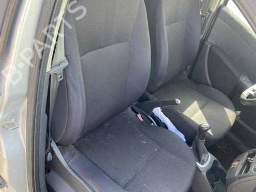 Right front seat RENAULT CLIO III (BR0/1, CR0/1) 1.4 16V 7701063066