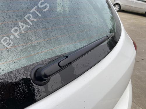 Used Rear wiper motor DACIA SANDERO II 1.0 SCe 75 (B8JC, B8JD, B8NC) (73 hp) 32493739