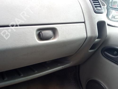 Used Glove box RENAULT TRAFIC II Van (FL) 1.9 dCi 80 (FL0B) (82 hp) 27110455