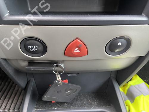 Advarselsbryter Advarselsbryter RENAULT MEGANE II (BM0/1_, CM0/1_) 1.6 16V (BM0C, CM0C) (113 hp) 33570013 33570013