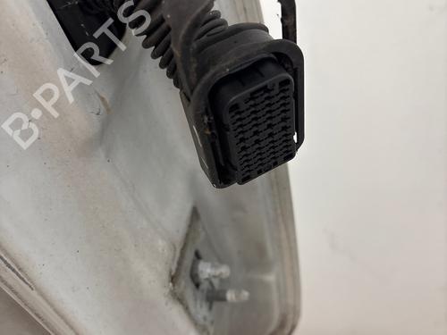 Used Left front door Left front door 37993092 37993092