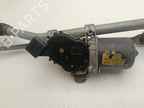 Used Front wiper motor Front wiper motor RENAULT MEGANE III Grandtour (KZ0/1) 1.5 dCi (KZ09, KZ0D, KZ1G, KZ29, KZ14, KZ1W, KZ10, KZ1F,... (110 hp) 33315700 33315700