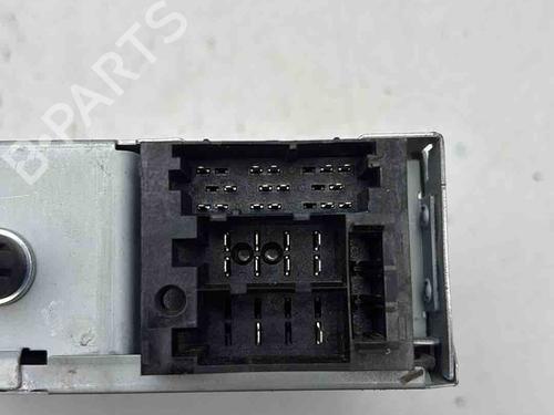 radio-renault-clio-iii-br01-cr01-2005-2006-2007-2008-2009-2010-2011-2012-2013-2014-36572885 main image