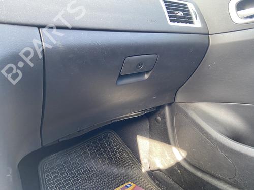 Handskerum PEUGEOT 307 (3A/C) 1.6 16V (109 hp) 32504555