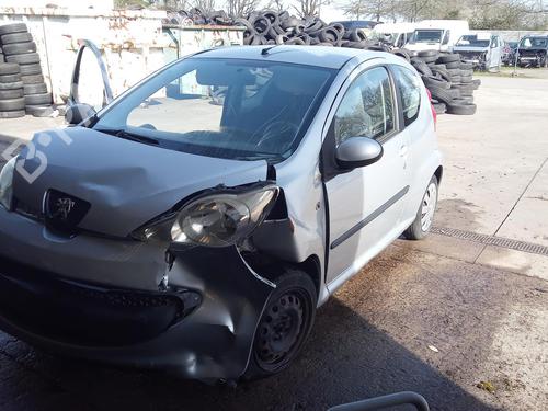 Left front window switch PEUGEOT 107 (PM_, PN_) 1.0 | BP27134217I27 - Image 6