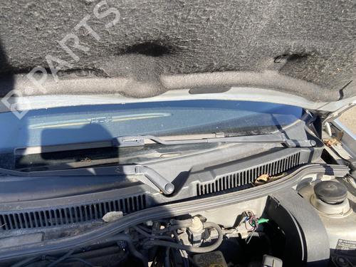 Used Front windshield wiper arm VW GOLF IV (1J1) 1.9 TDI (90 hp) 27208141