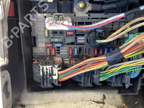 Used Fuse box CITROËN C4 I (LC_) 1.6 HDi (109 hp) 27106652