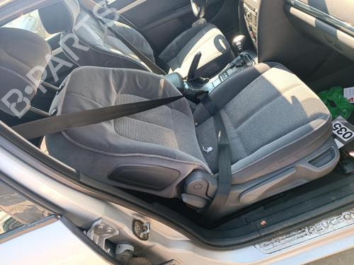 Used Right front seat PEUGEOT 407 SW (6E_, 6D_) 2.0 HDi 135 (136 hp) 27123480