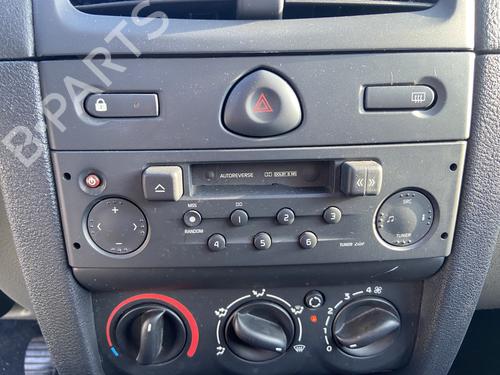 Used Radio RENAULT CLIO II (BB_, CB_) 1.4 16V (B/CB0P, BB13) (98 hp) 30938932