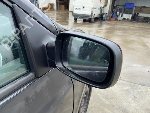 Retrovisor direito Retrovisor direito RENAULT CLIO III (BR0/1, CR0/1) 1.5 dCi (BR17, CR17) (86 hp) 32111318 32111318