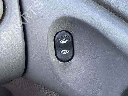 Used Right front window switch Right front window switch 38926157 38926157