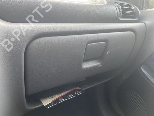 Used Glove box RENAULT CLIO II (BB_, CB_) 1.4 (B/CB0C, B/CB0S) (75 hp) 30458426