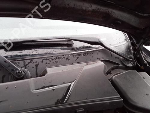 Used Front wiper motor BMW 1 (E87) 120 d (163 hp) 27147877