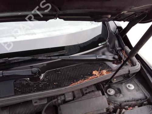 Used Front wiper motor RENAULT MEGANE III Coupe (DZ0/1_) 1.5 dCi (DZ09, DZ0D, DZ1F, DZ1G, DZ14, DZ29) (110 hp) 27145834